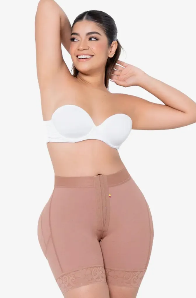 FC302 Short con ajuste frontal